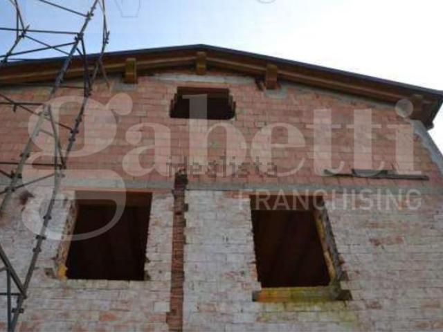 Rustici e casali in vendita di 213 m² in Località Ribasso, 2