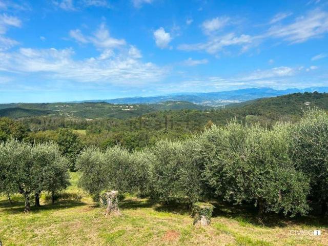 Rustici e casali in vendita di 224 m² in Via Fagnini, 8