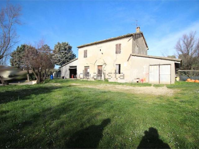 Rustici e casali in vendita di 225 m² in Strada Picciano