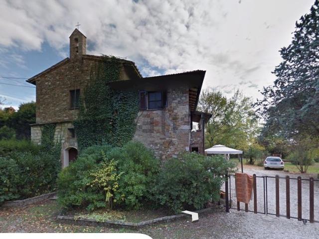 Rustici e casali in vendita di 225 m² in Strada San Lorenzino, 8