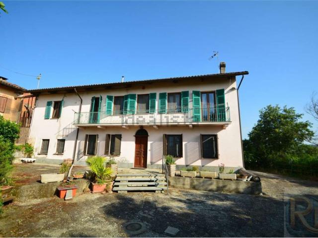 Rustici e casali in vendita di 226 m² in Via Lovencito, 12
