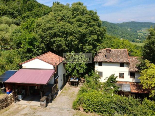 Rustici e casali in vendita di 228 m²