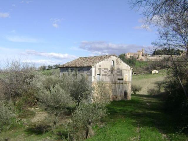 Rustici e casali in vendita di 228 m²