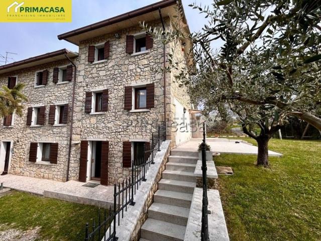 Rustici e casali in vendita di 229 m² in Località Ca&apos  del Gal