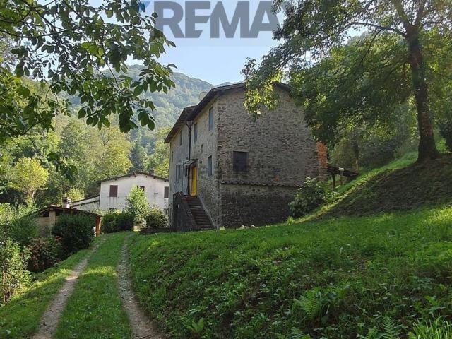 Rustici e casali in vendita di 229 m² in Strada Vicinale delle Tagliate