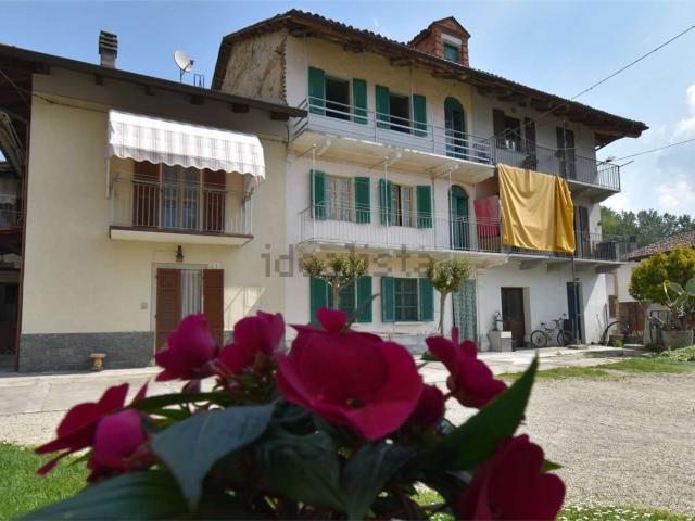 Rustici e casali in vendita di 220 m²