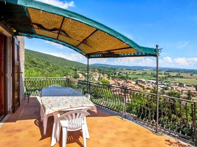 Rustici e casali in vendita di 220 m²