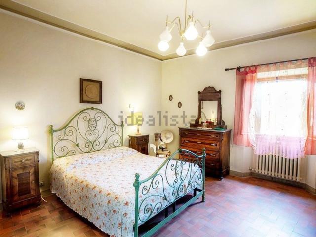 Rustici e casali in vendita di 220 m²