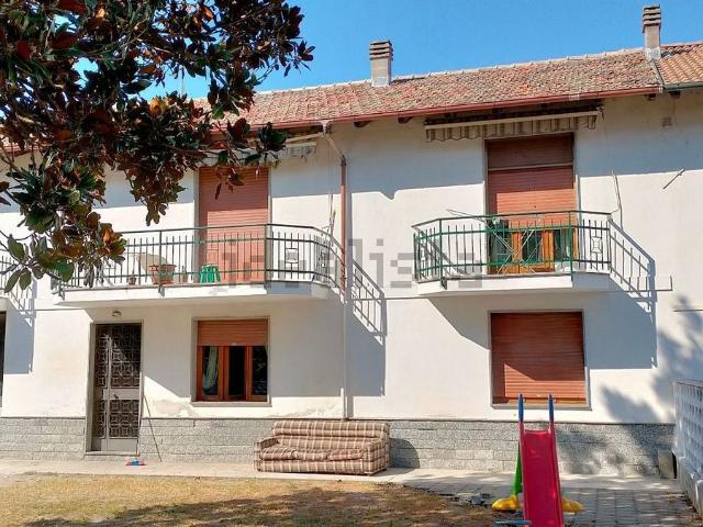 Rustici e casali in vendita di 220 m²
