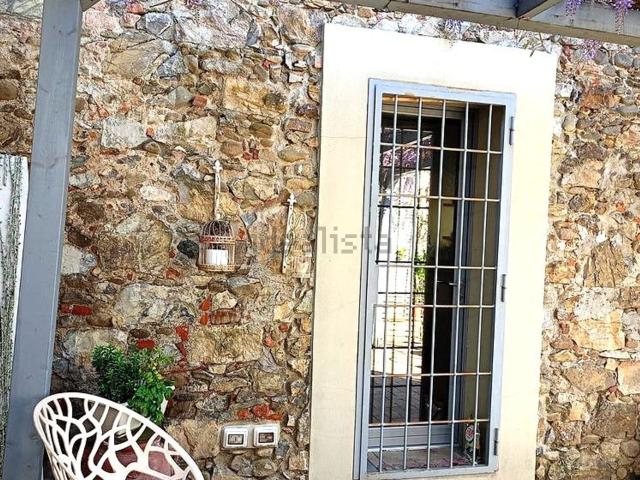 Rustici e casali in vendita di 220 m²