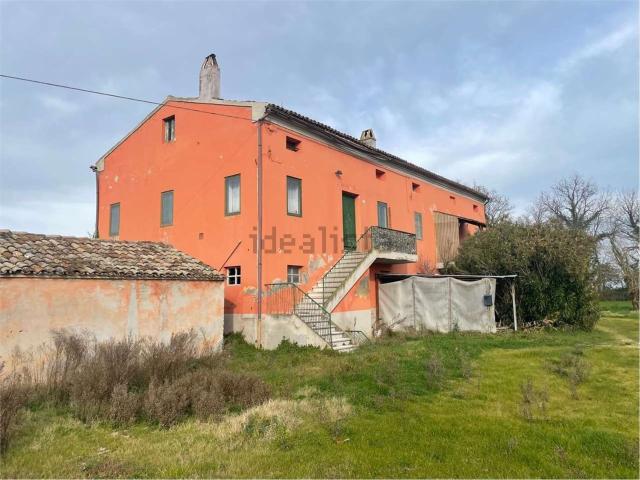 Rustici e casali in vendita di 220 m² in Contrada San Firmano, 58