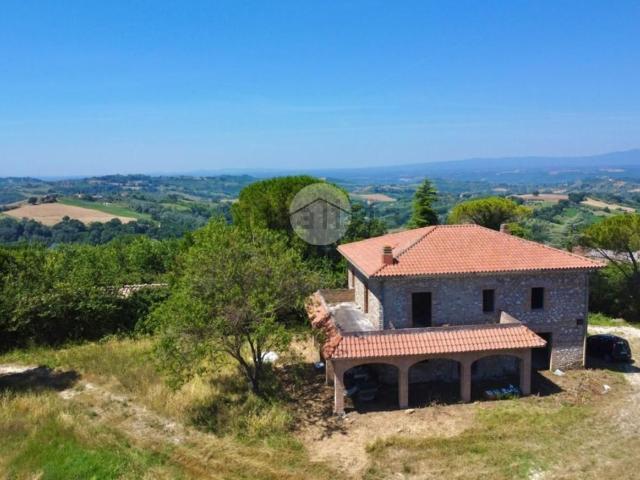 Rustici e casali in vendita di 220 m² in Località Collesecco