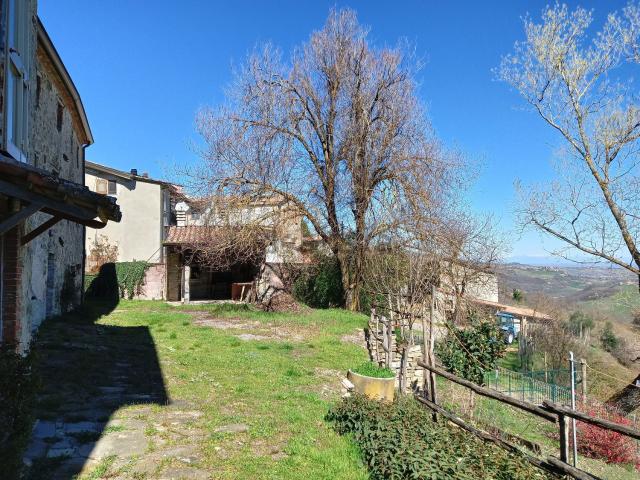 Rustici e casali in vendita di 220 m² in Località Bivio Roncaglie, 31