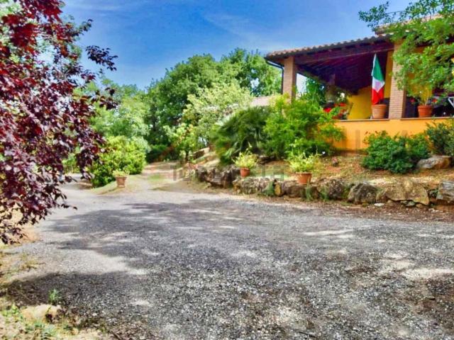 Rustici e casali in vendita di 220 m² in Località Sbaraglia, 125