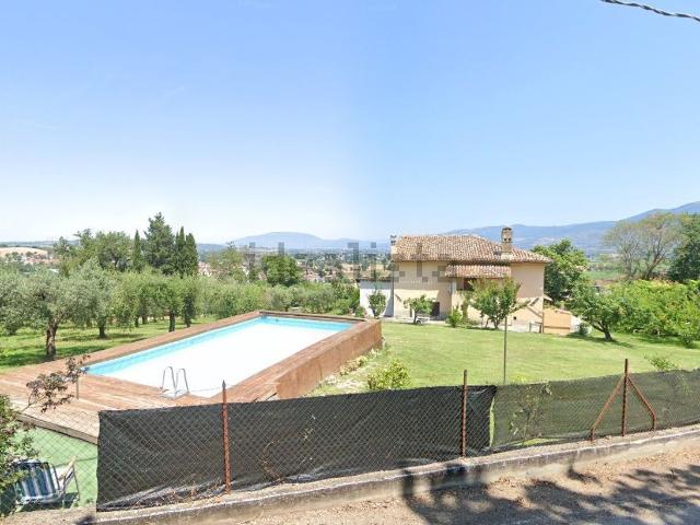 Rustici e casali in vendita di 220 m² in Località Petrognano, 14