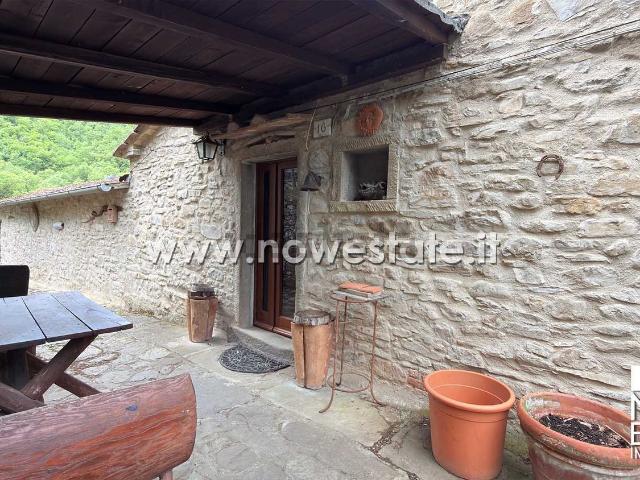 Rustici e casali in vendita di 220 m² in Strada Comunale di Toppole