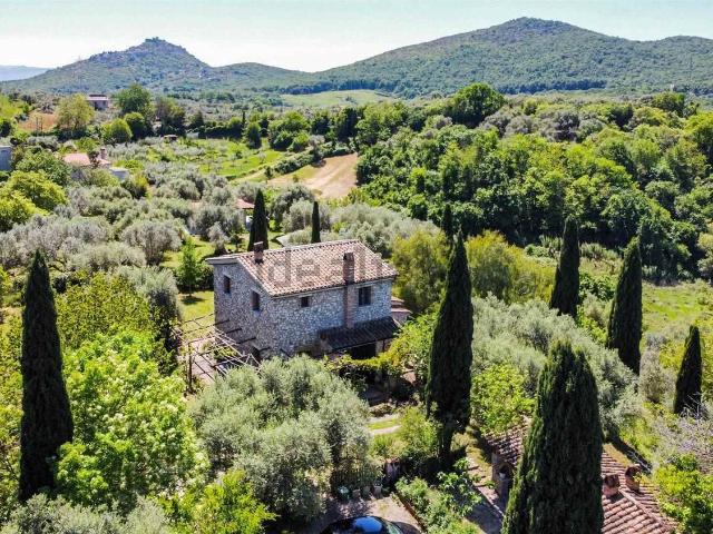 Rustici e casali in vendita di 220 m² in Strada di Colle Marocco