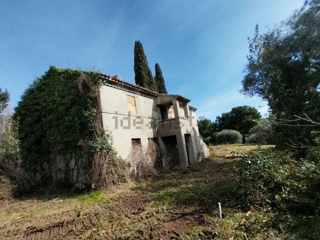 Rustici e casali in vendita di 220 m² in Strada Provinciale Civitanova Marche Fontespina, 19