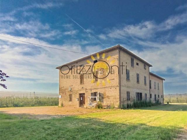 Rustici e casali in vendita di 220 m² in Via Carlo Marx