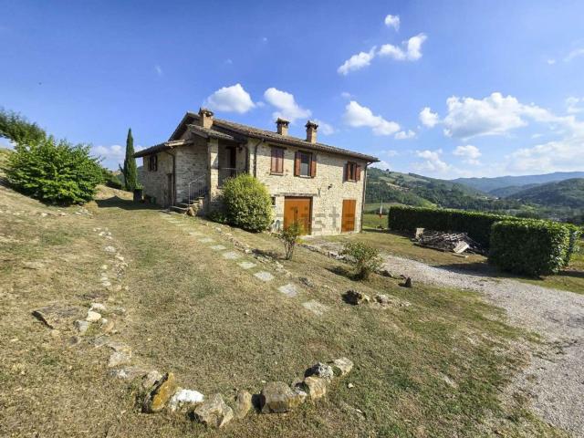 Rustici e casali in vendita di 220 m² in Via Pieve
