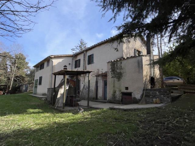Rustici e casali in vendita di 220 m² in Via Roma