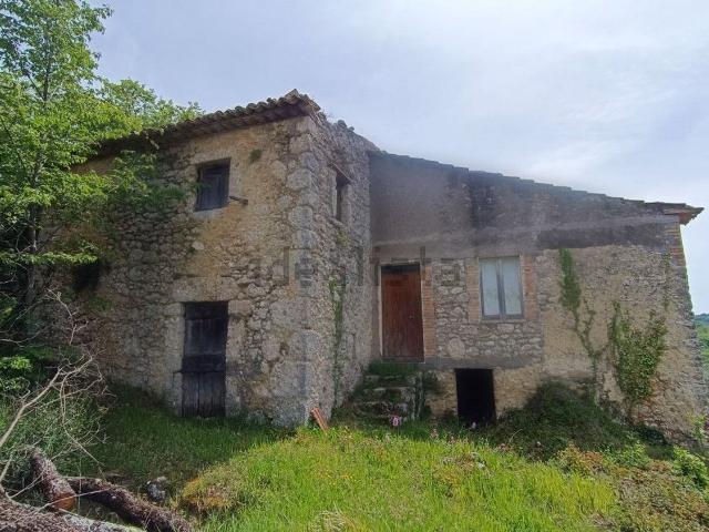 Rustici e casali in vendita di 220 m² in Via Sant&apos Angelo