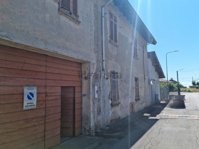 Rustici e casali in vendita di 220 m² in Via Valle, 89
