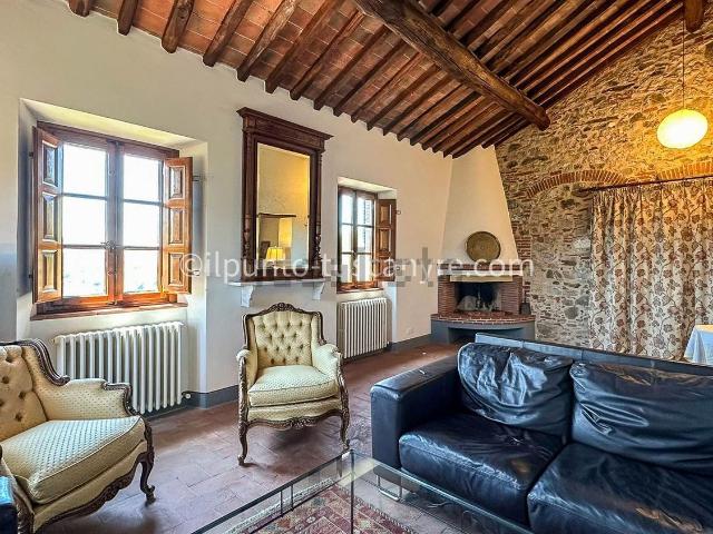 Rustici e casali in vendita di 221 m² in Strada Provinciale 60