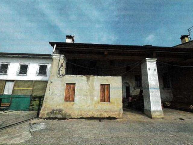 Rustici e casali in vendita di 221 m² in Via San Pietro