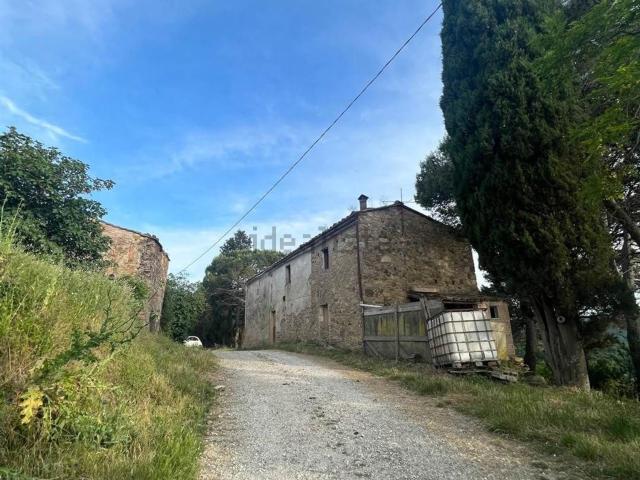 Rustici e casali in vendita di 235 m²