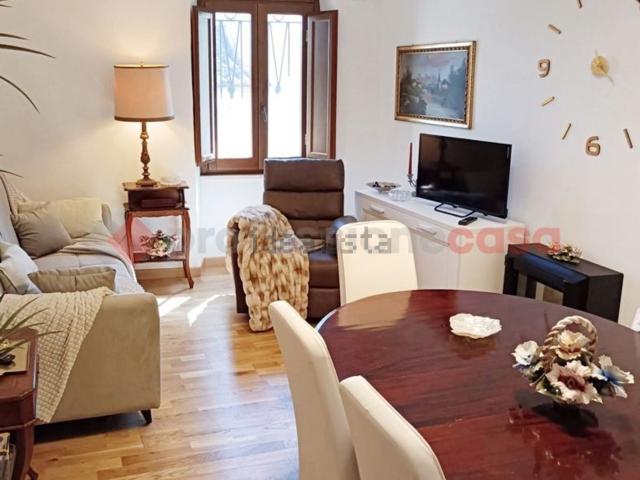 Rustici e casali in vendita di 235 m²