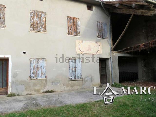 Rustici e casali in vendita di 235 m²