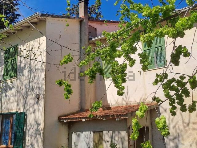 Rustici e casali in vendita di 235 m²