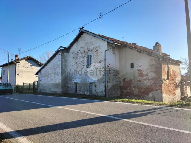 Rustici e casali in vendita di 235 m² in Frazione Molini, 47