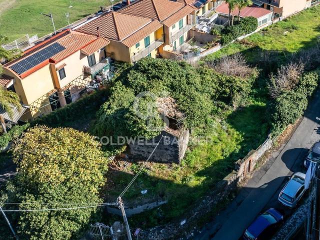 Rustici e casali in vendita di 235 m² in Via Salavita