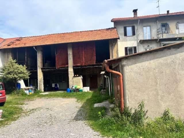 Rustici e casali in vendita di 236 m² in Via G. B. Scalabrini