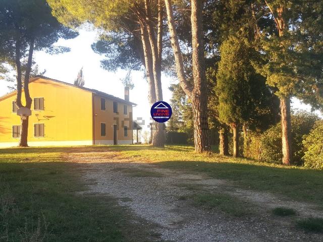 Rustici e casali in vendita di 237 m² in Via Panoramica, 20