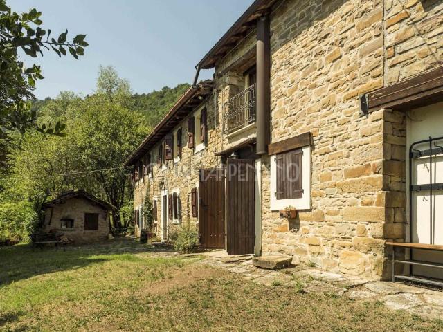 Rustici e casali in vendita di 230 m² in Via San Martino