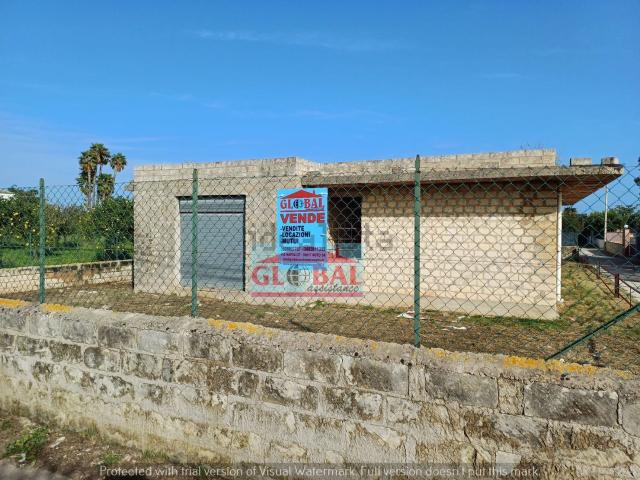 Rustici e casali in vendita di 230 m² in Contrada Calabernardo