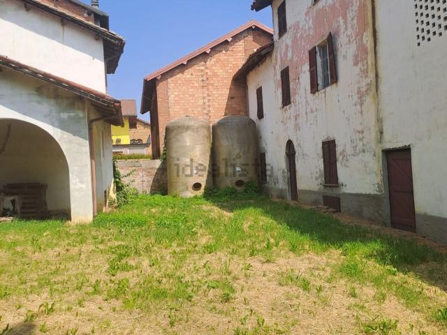 Rustici e casali in vendita di 230 m² in Località san bernardino, 8