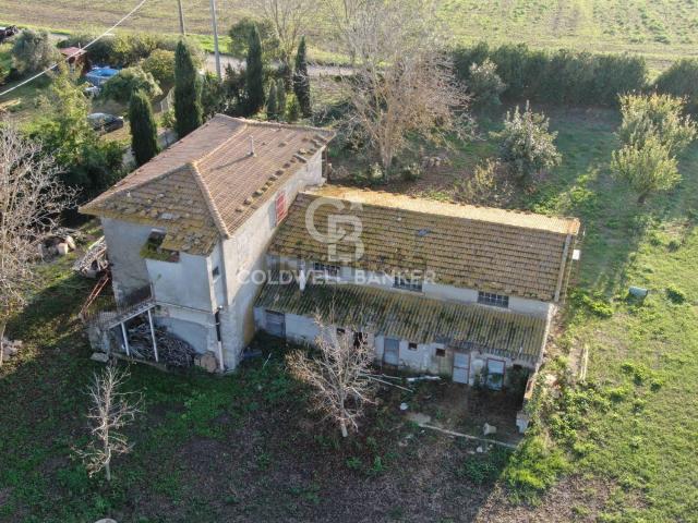Rustici e casali in vendita di 230 m² in Località Selvicciola