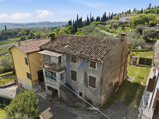 Rustici e casali in vendita di 230 m² in Località Pesina