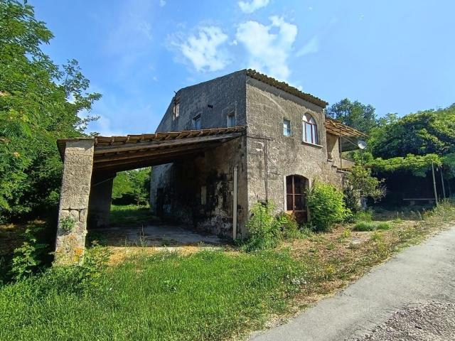 Rustici e casali in vendita di 230 m² in Strada Vicinale Frostella, 2