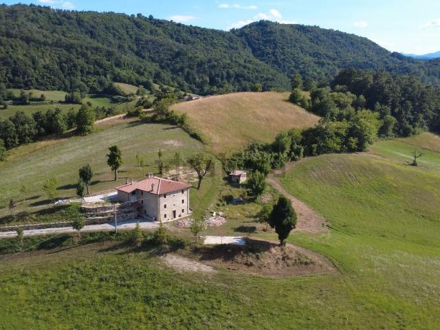 Rustici e casali in vendita di 230 m² in Via Mattioli, 661