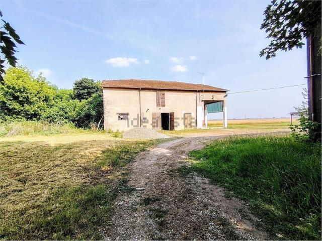 Rustici e casali in vendita di 230 m² in Via Morandi