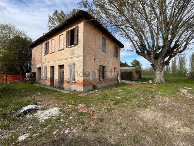 Rustici e casali in vendita di 230 m² in Via Nuova, 50