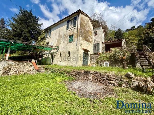 Rustici e casali in vendita di 230 m² in Via dei Colli