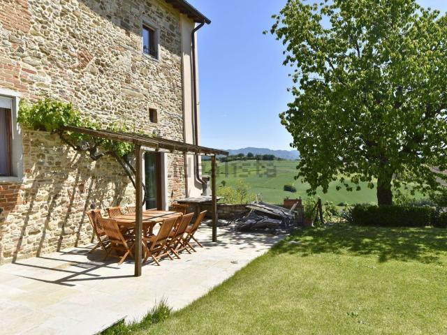 Rustici e casali in vendita di 230 m² in Via di Soli