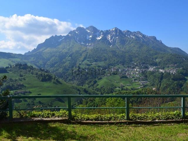 Rustici e casali in vendita di 230 m² in Via Piani Bracca