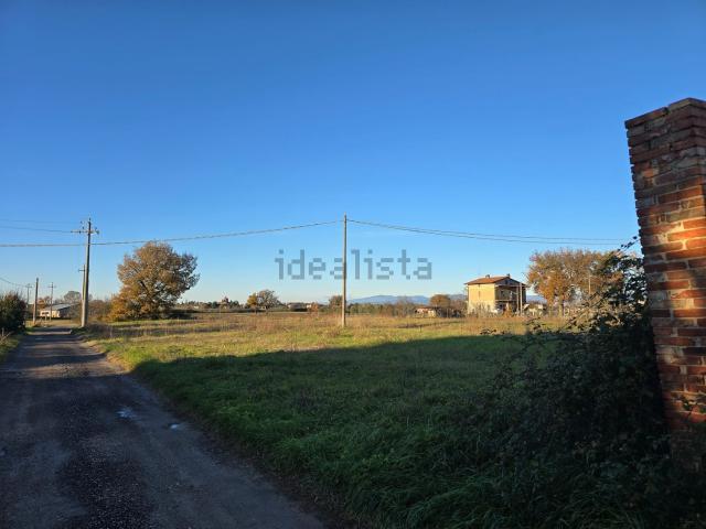 Rustici e casali in vendita di 230 m² in Via Trasimeno, 21